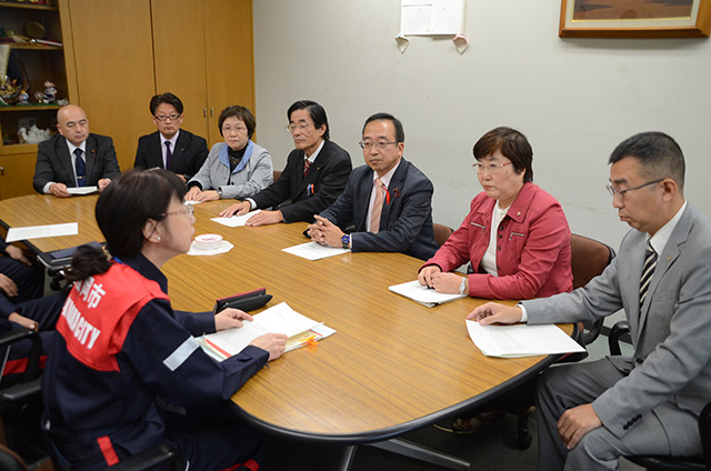 日本共産党福岡市議団が高島市長に対して緊急の申入れ